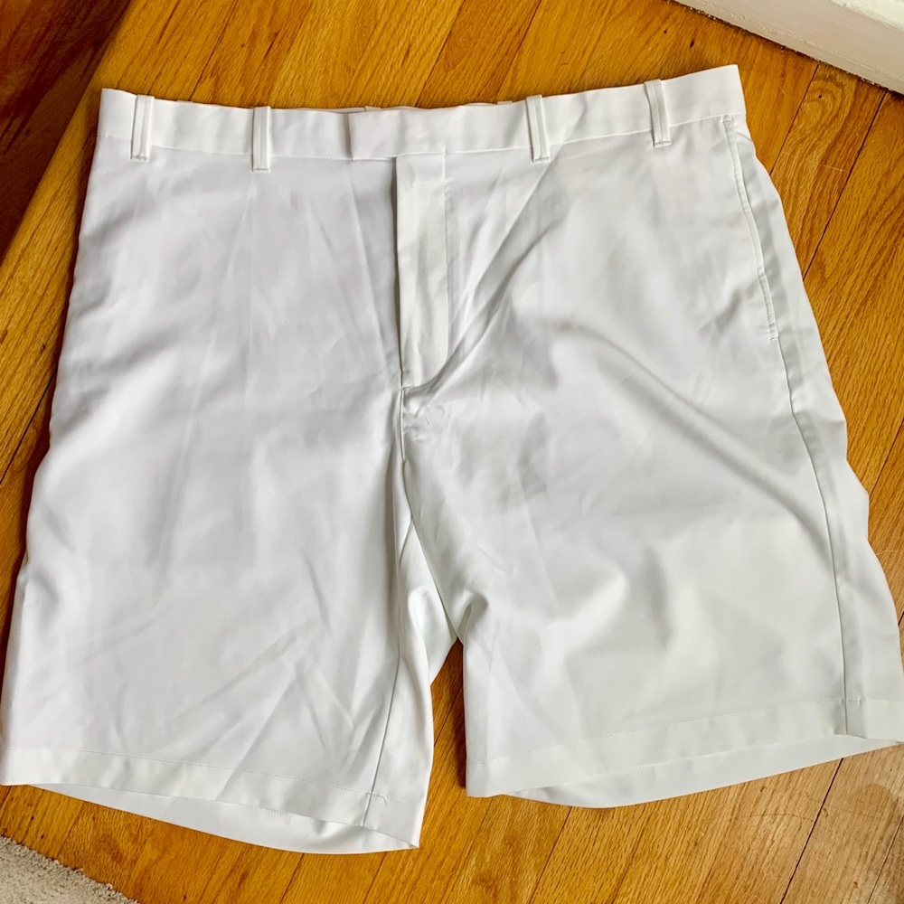 NWT Callaway Men’s golf shorts sz 40